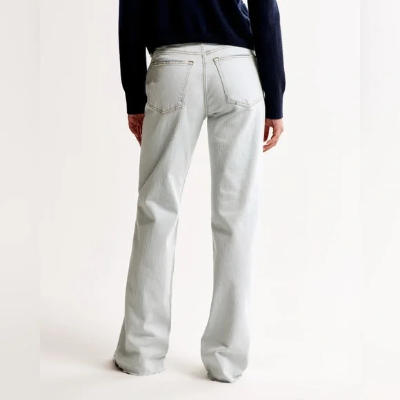 🤍🩵Abercrombie & Fitch Low Rise Baggy Jean🩵🤍 - Picture 5 of 11